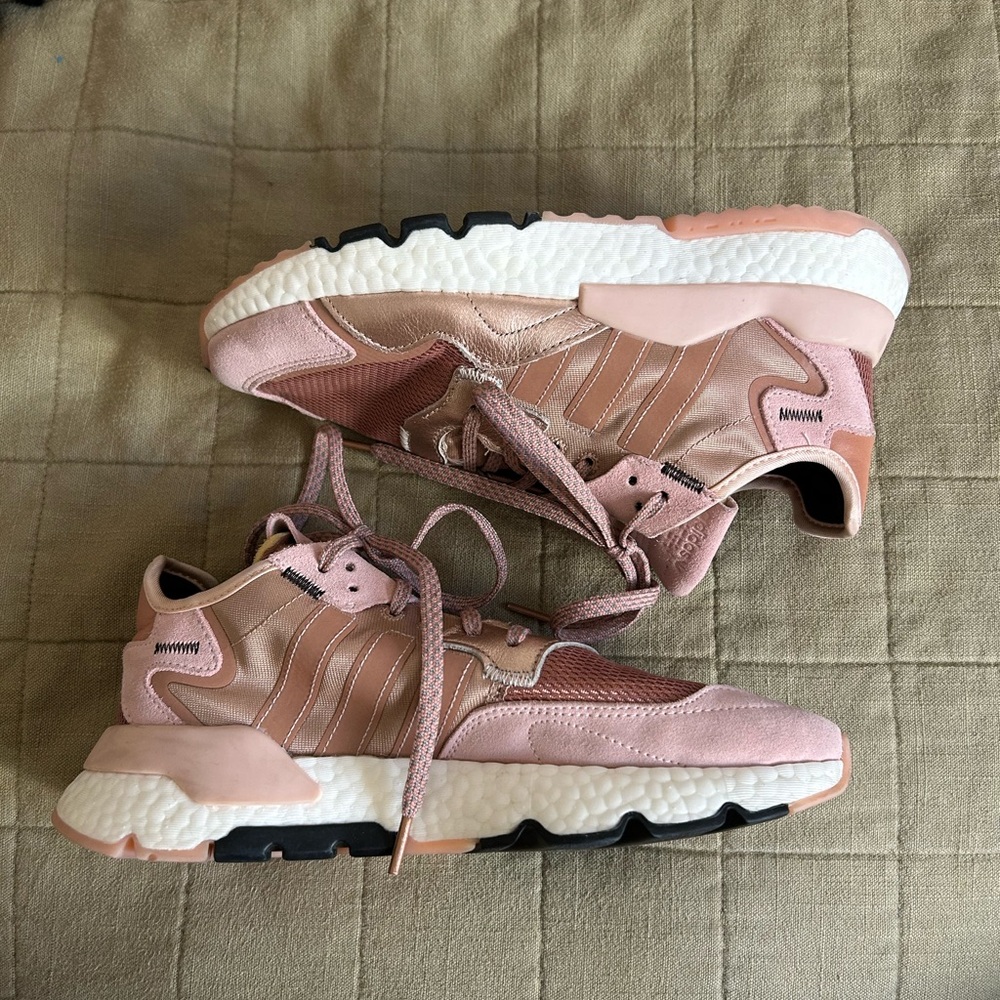 Women’s Adidas Nite Jogger Rose Gold Size 8